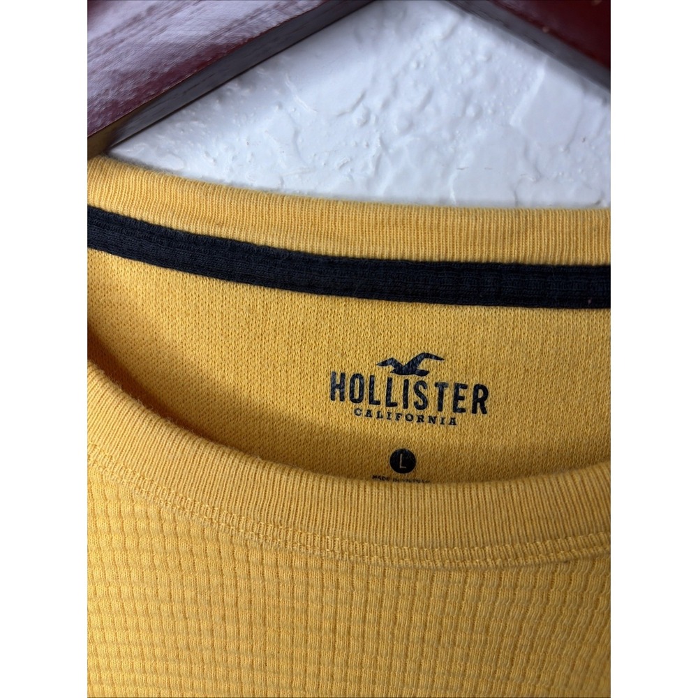 Men's Hollister Yellow Waffle Pullover Sweater, Size Large - Picture 2 of 4